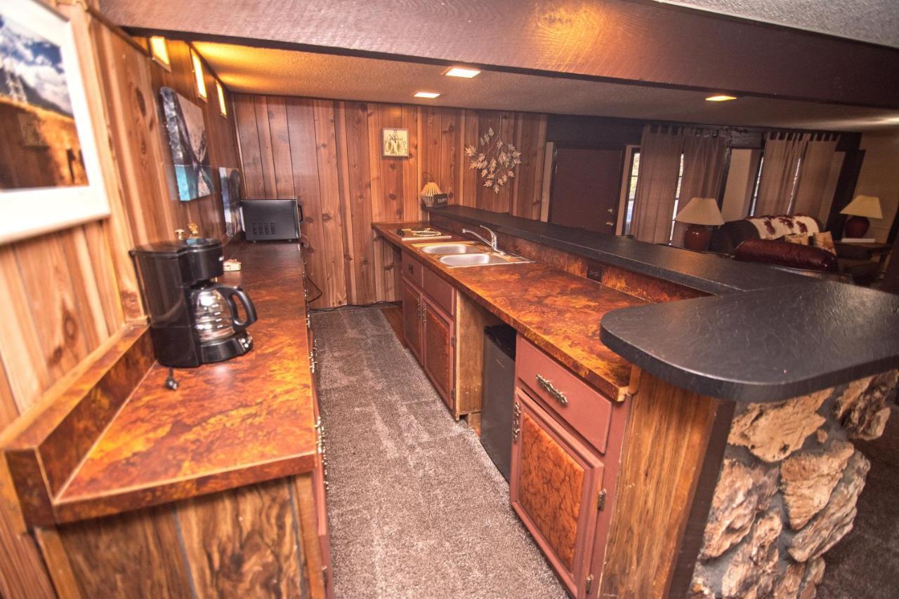 Huge Ruidoso Retreat With Game Room, Pool, 2 Balconies, 2 Kitchens - Sleeps 17! Exterior photo