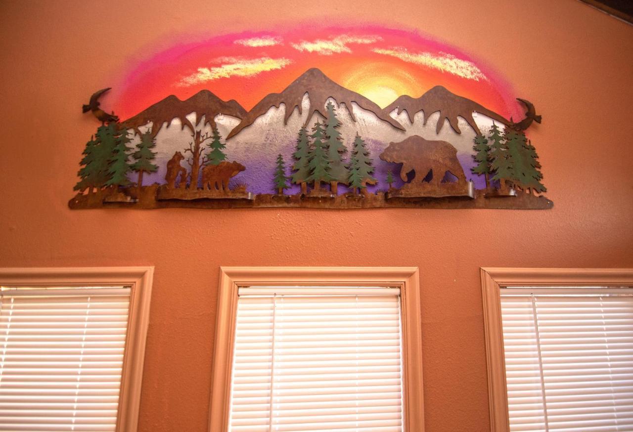 Huge Ruidoso Retreat With Game Room, Pool, 2 Balconies, 2 Kitchens - Sleeps 17! Exterior photo