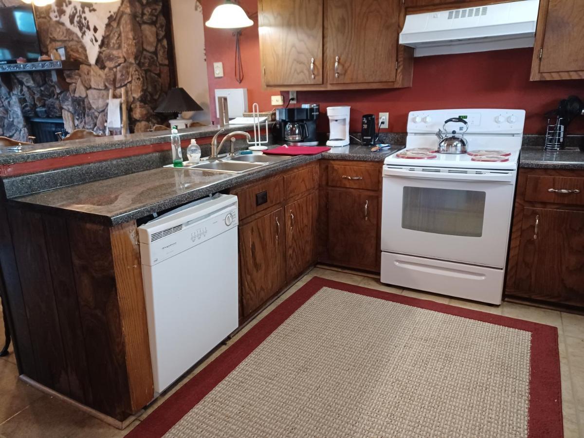 Huge Ruidoso Retreat With Game Room, Pool, 2 Balconies, 2 Kitchens - Sleeps 17! Exterior photo